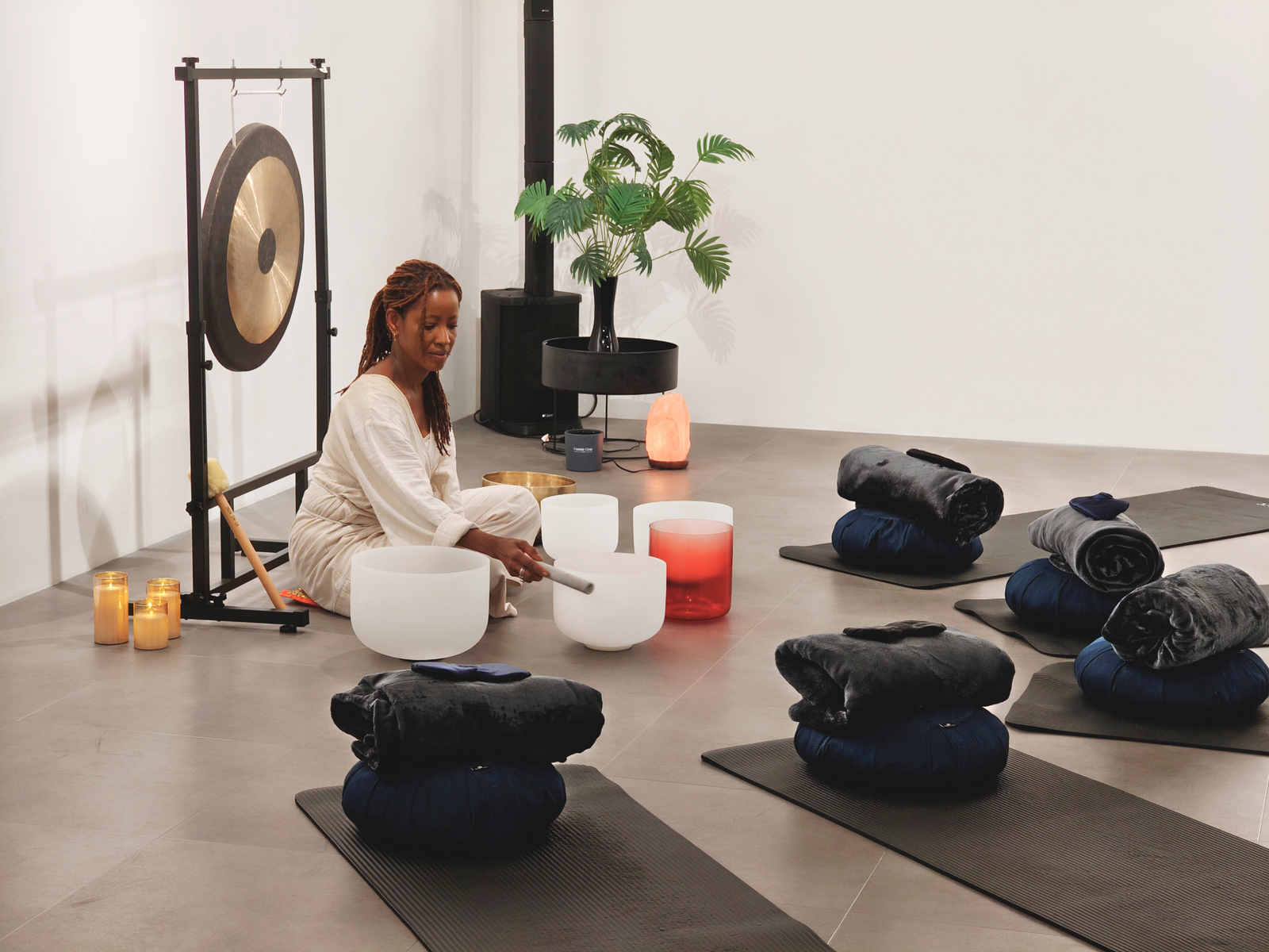 Sanctuè sound-healing room prepared for a restorative session